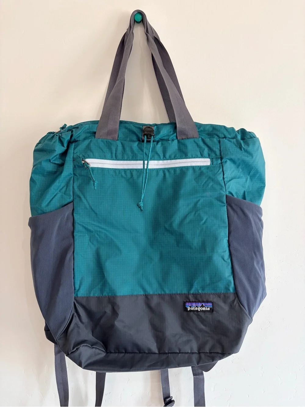 Patagonia Ultralight Black Hole Tote Pack Borealis Green Backpack LN Condition